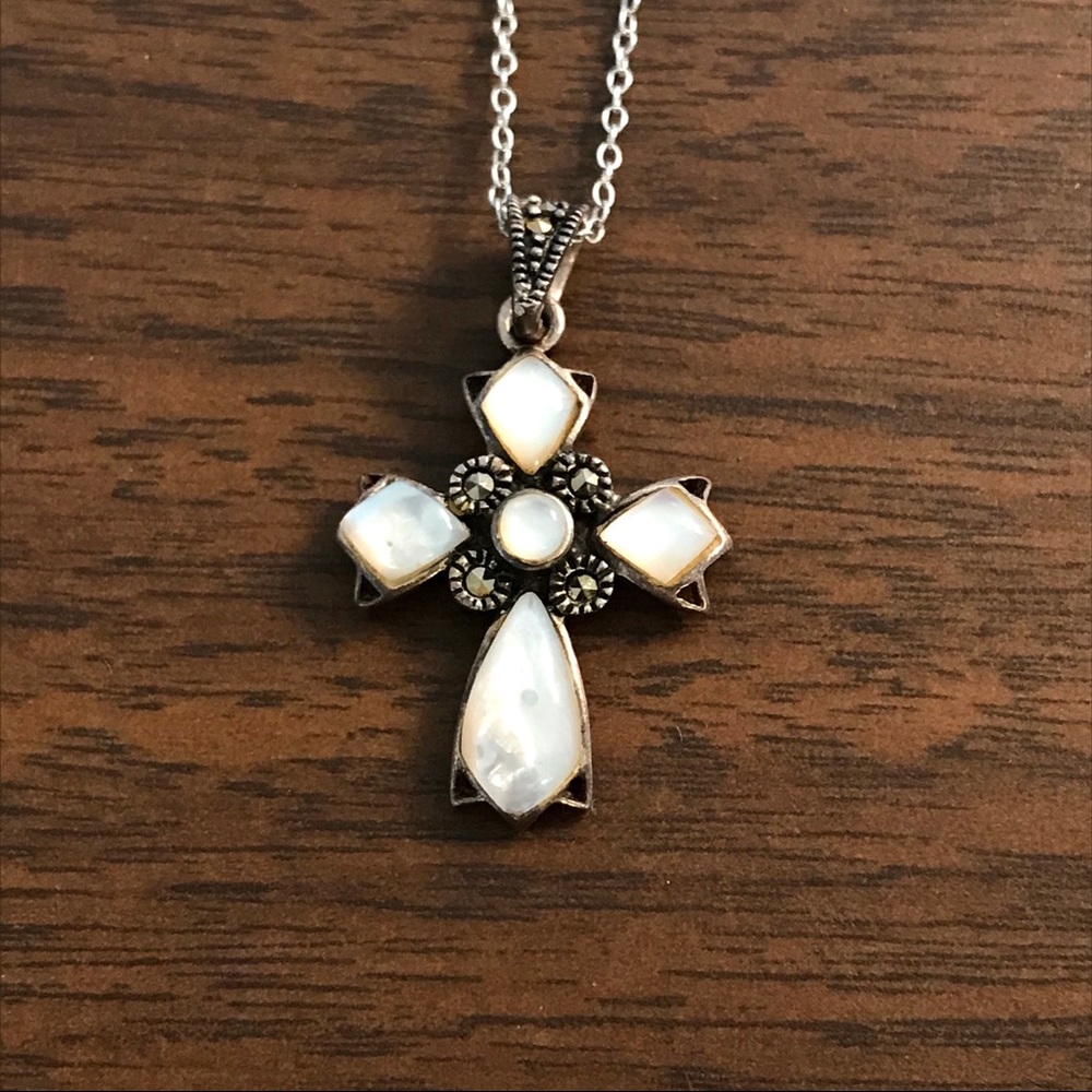 Sterling Silver ⛪️ Mother of Pearl Cross Necklace